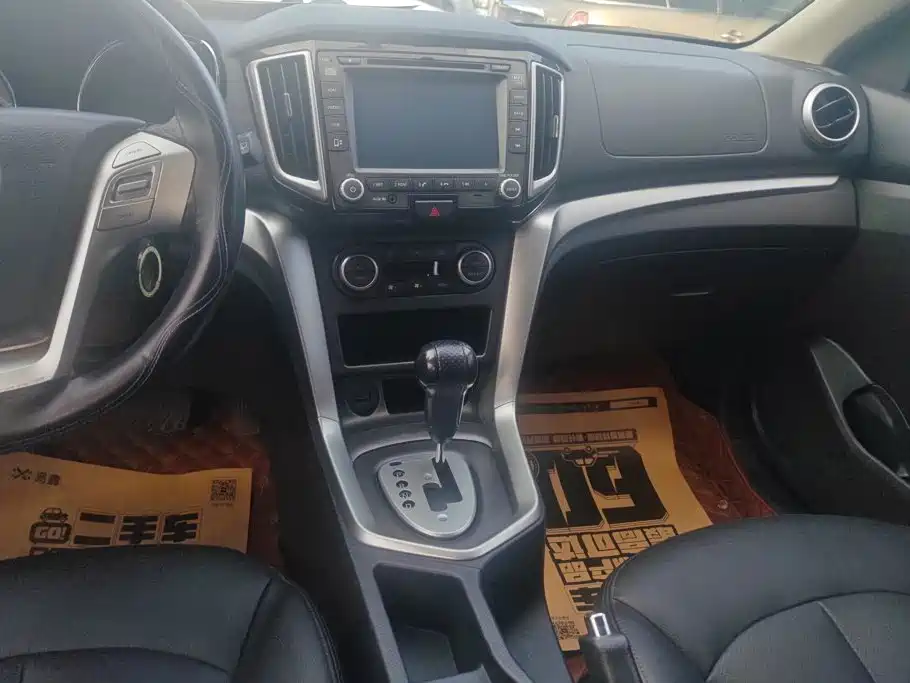 Venucia T70 2016 2016 2.0L CVT Rui Xing Edition