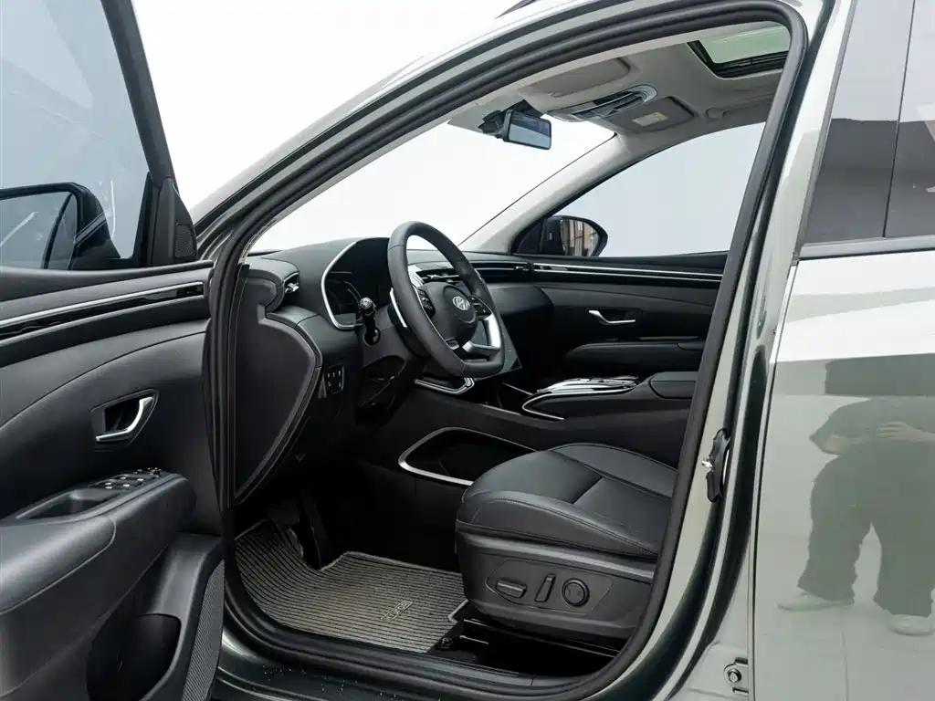 Hyundai Tucson 2023 Tucson L 1.5T Automatic 2WD DLX Luxury Edition фото 13