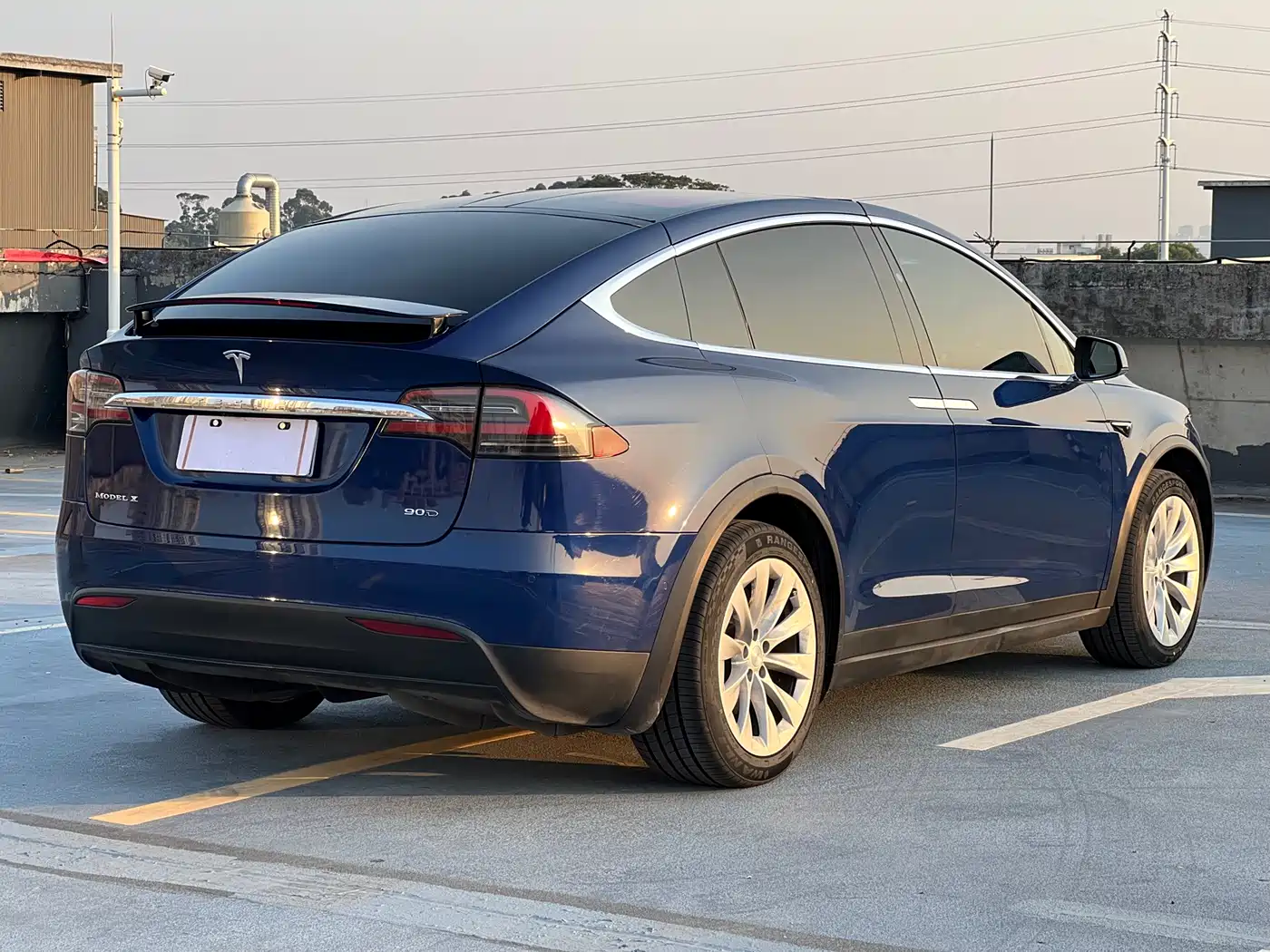 TESLA MODEL X