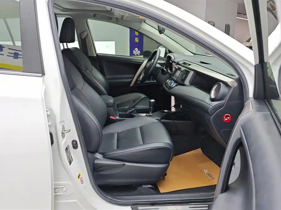 Toyota RAV4 Rongfang 2013 2.5L Auto 4WD Luxury фото 8
