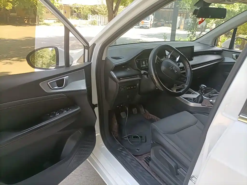 Wuling Motors Wuling Jiachen 2024 2022 1.5L Manual Free Comfort