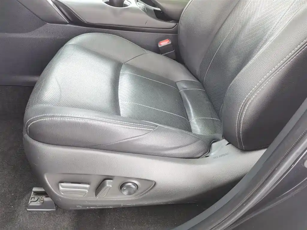 Toyota Lingfang HARRIER 2022 Hybrid 2.5L CVT 2WD Luxury Edition фото 20