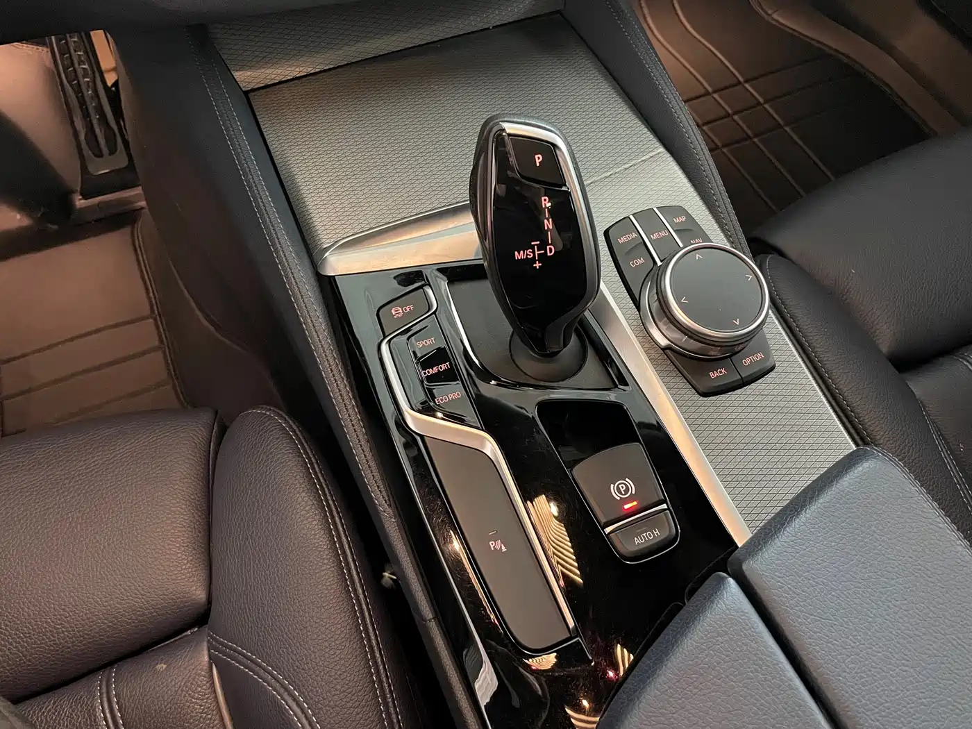 BMW 5 Series (Import) 2020 Model 525i M Sport Package фото 13