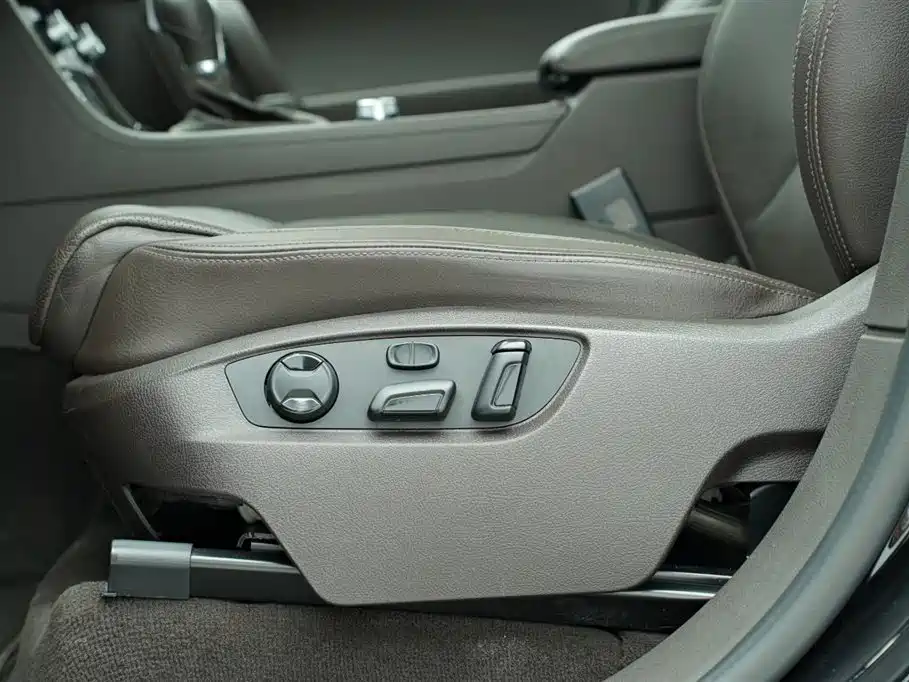 Фото 10 - Volkswagen Touareg