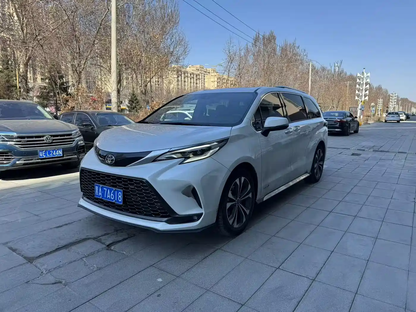 TOYOTA GREVIA 2024