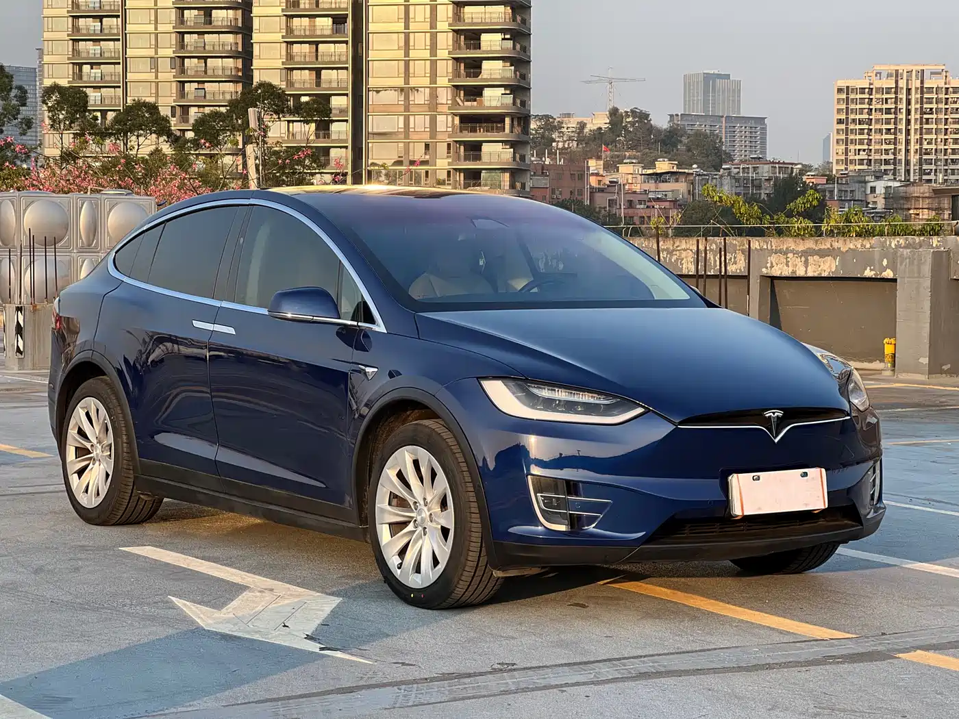 TESLA MODEL X
