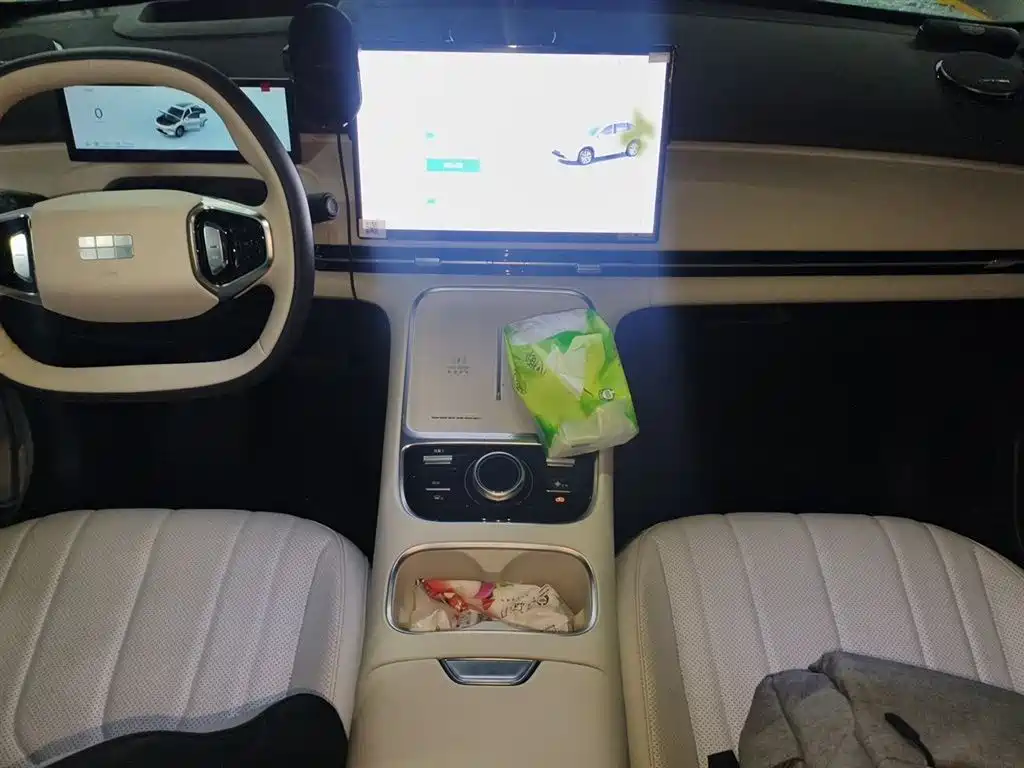 Geely Galaxy Galaxy Starship 7 EM-i 2025 Model 120km Explorer+ Edition фото 6