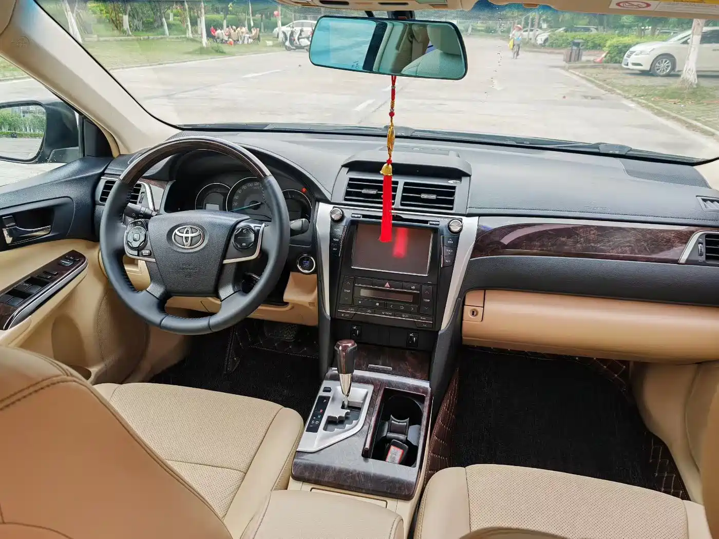 Toyota Camry 2015 2.5G Luxury Navigation Edition фото 9