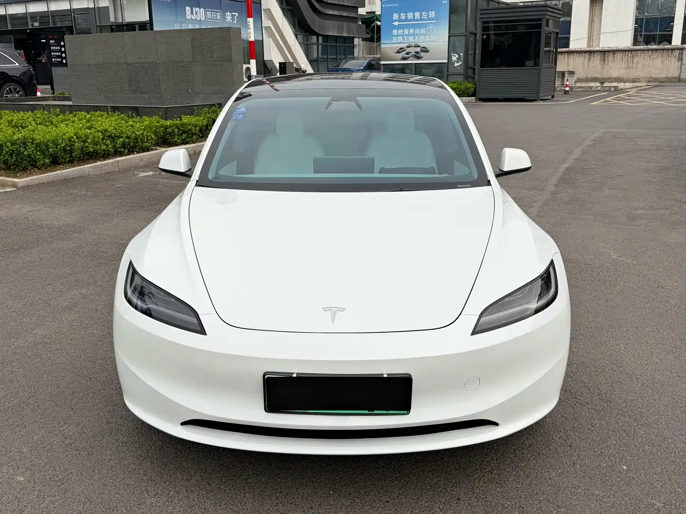 TESLA MODEL 3