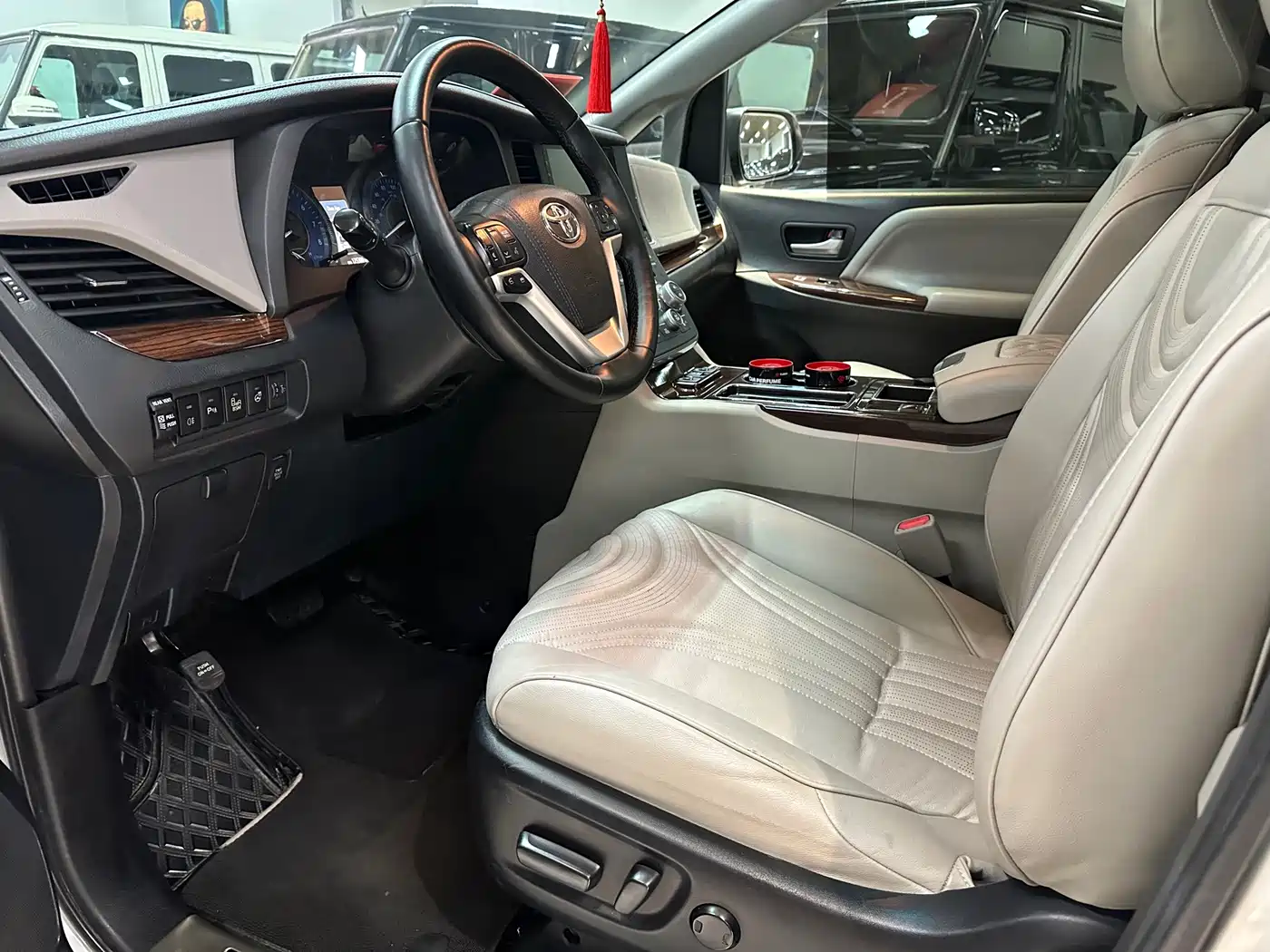 Toyota Sienna 2017 2015 3.5L 4WD L