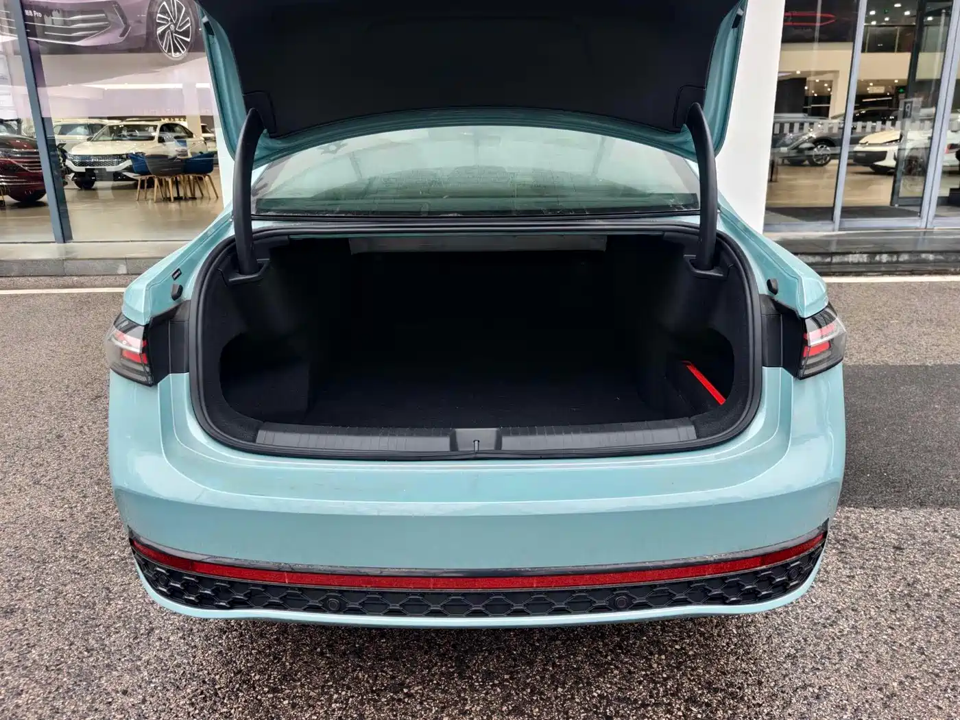 Volkswagen Passat 2025 Model Pro 380TSI Starlight Dragon Premium Edition фото 9