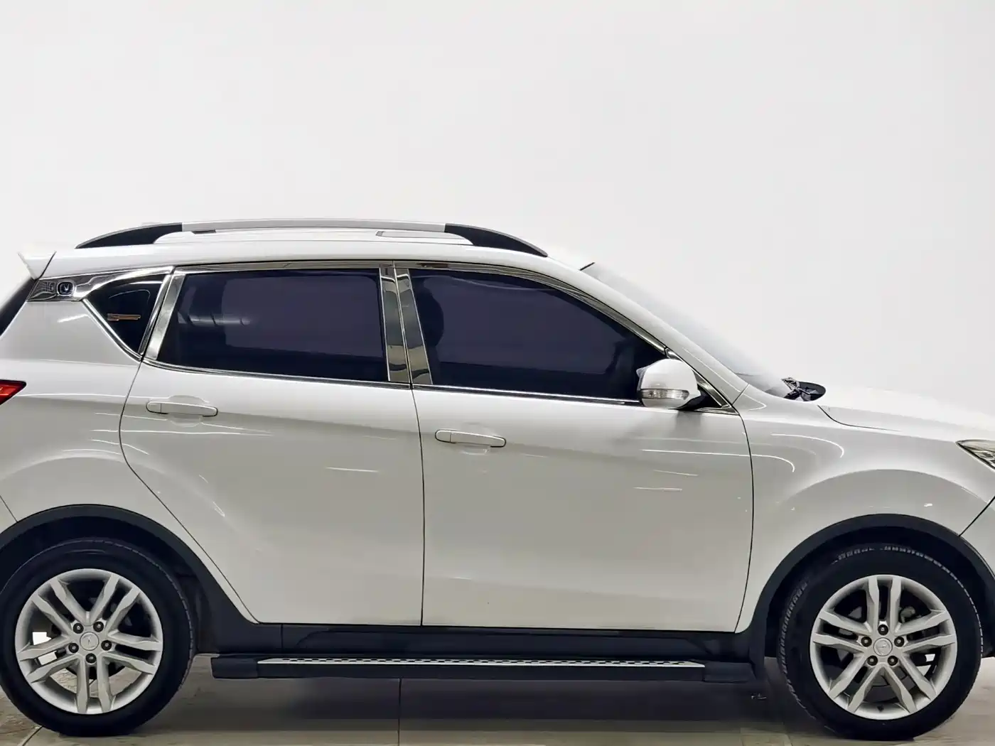 Фото 8 - Changan CS35