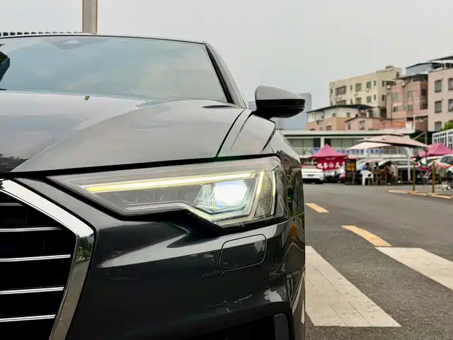 Audi A6L 2020 55 TFSI quattro Exclusive Dynamic — фото 3