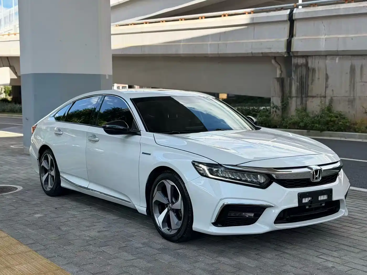 Фото 3 - Honda Inspire
