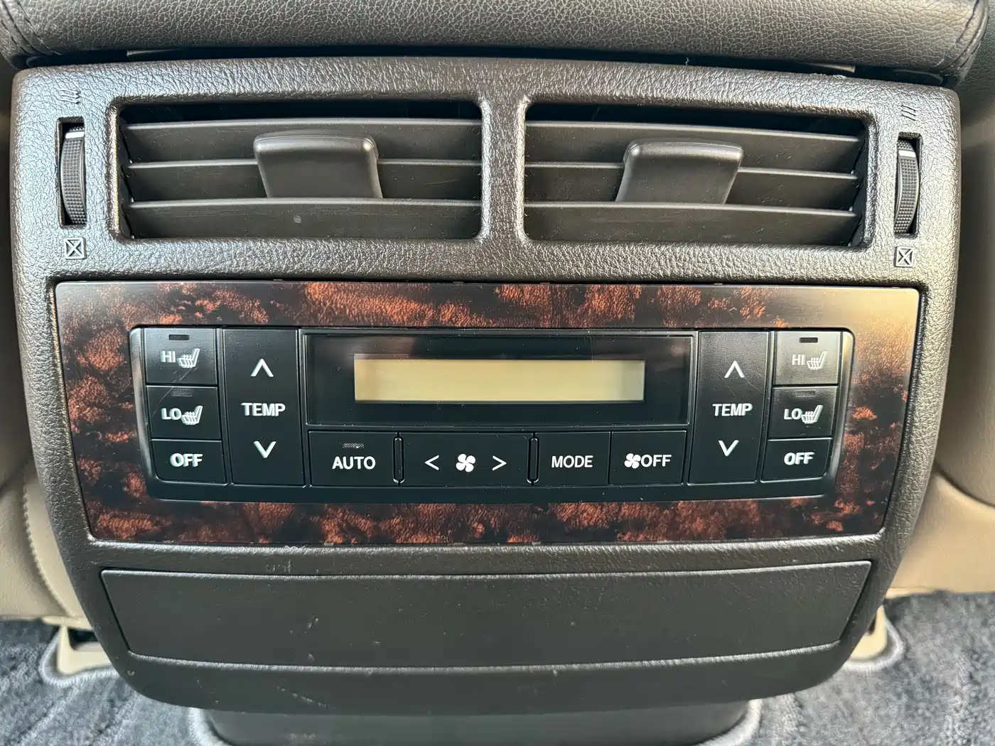 Toyota Land Cruiser 2007 4.7L Automatic VX-R фото 19