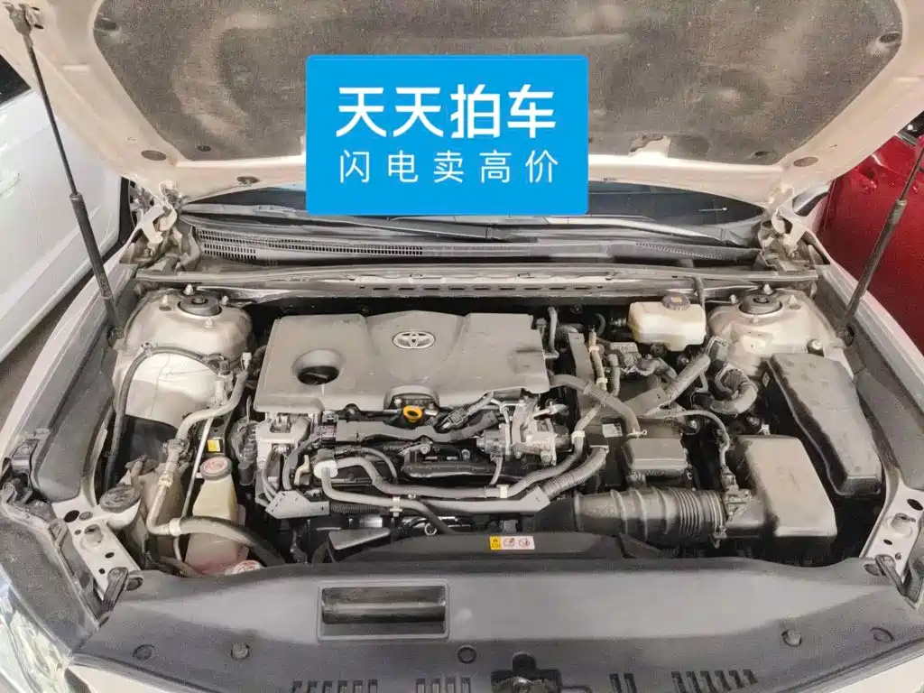 Фото 3 - Toyota Camry