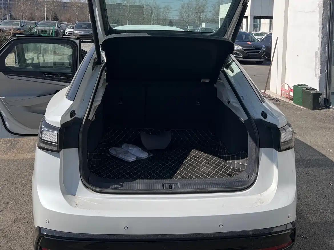 VOLKSWAGEN ID.7 VIZZION