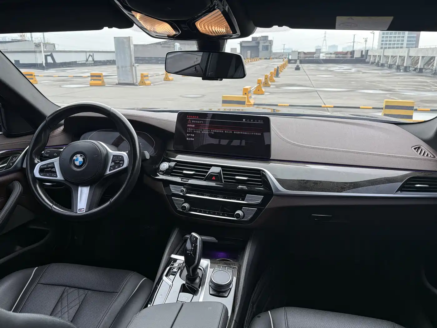 BMW 5 Series 2021 525Li M Sport Package фото 8