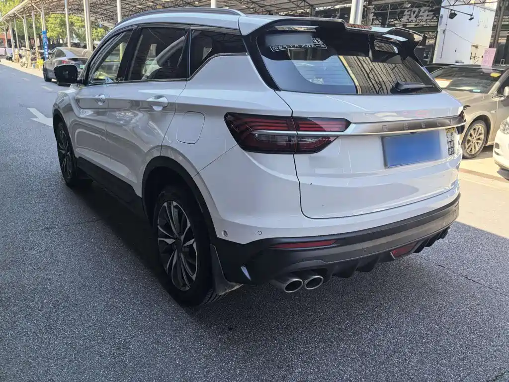 Фото 5 - Geely Coolray
