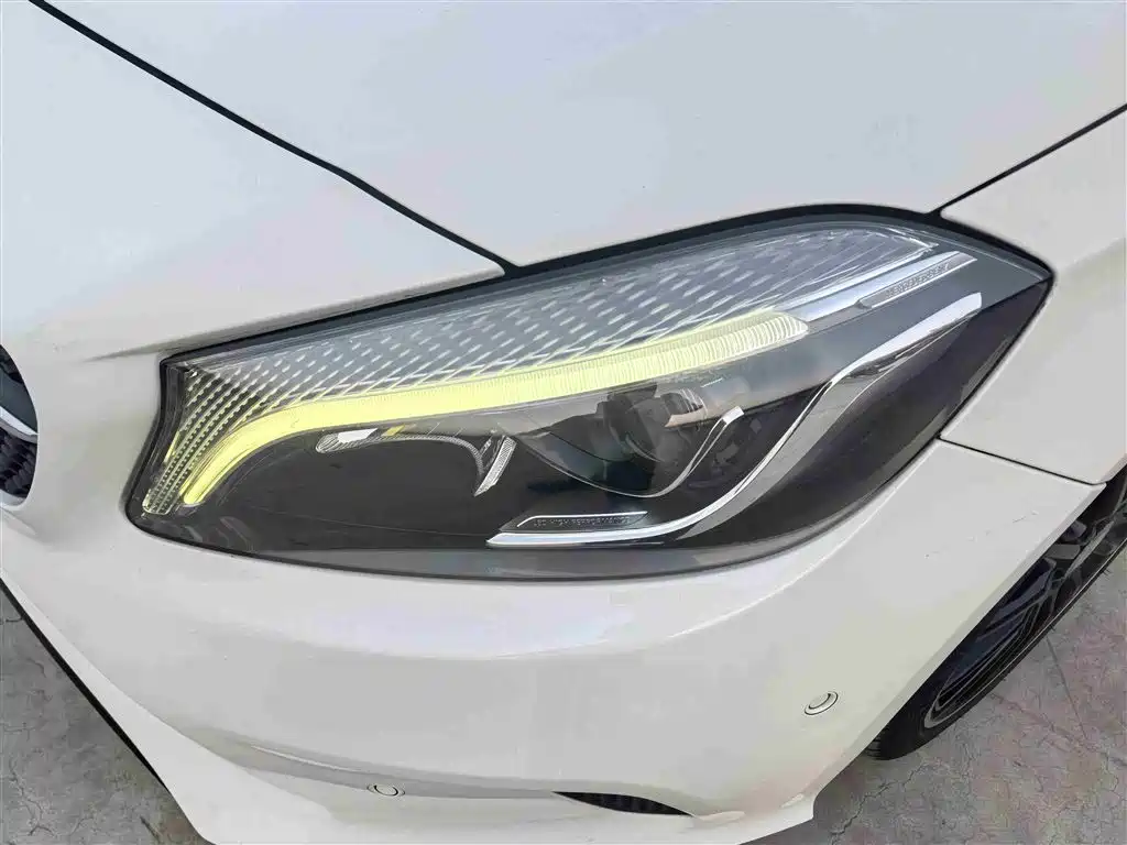 Mercedes-Benz A-Class (Import) 2015 A 200 Sport фото 13
