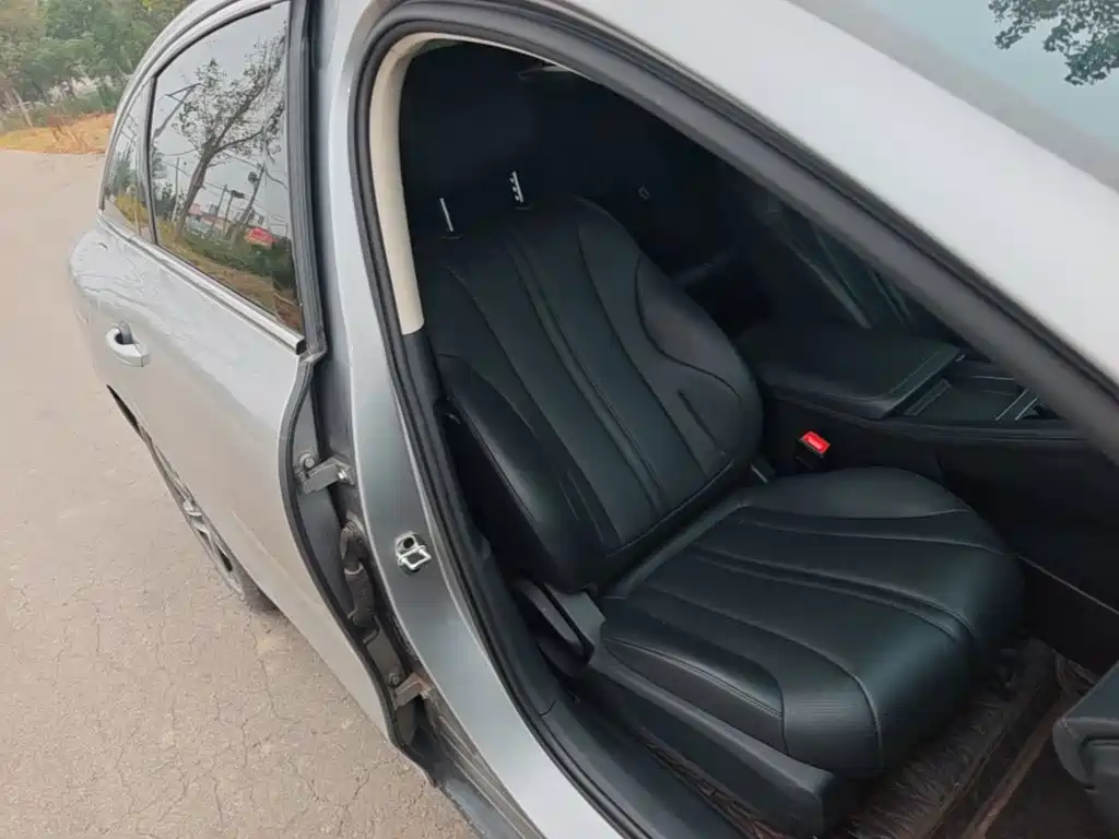 Roewe D7 2024 2023 DMH 125km Beyond Edition