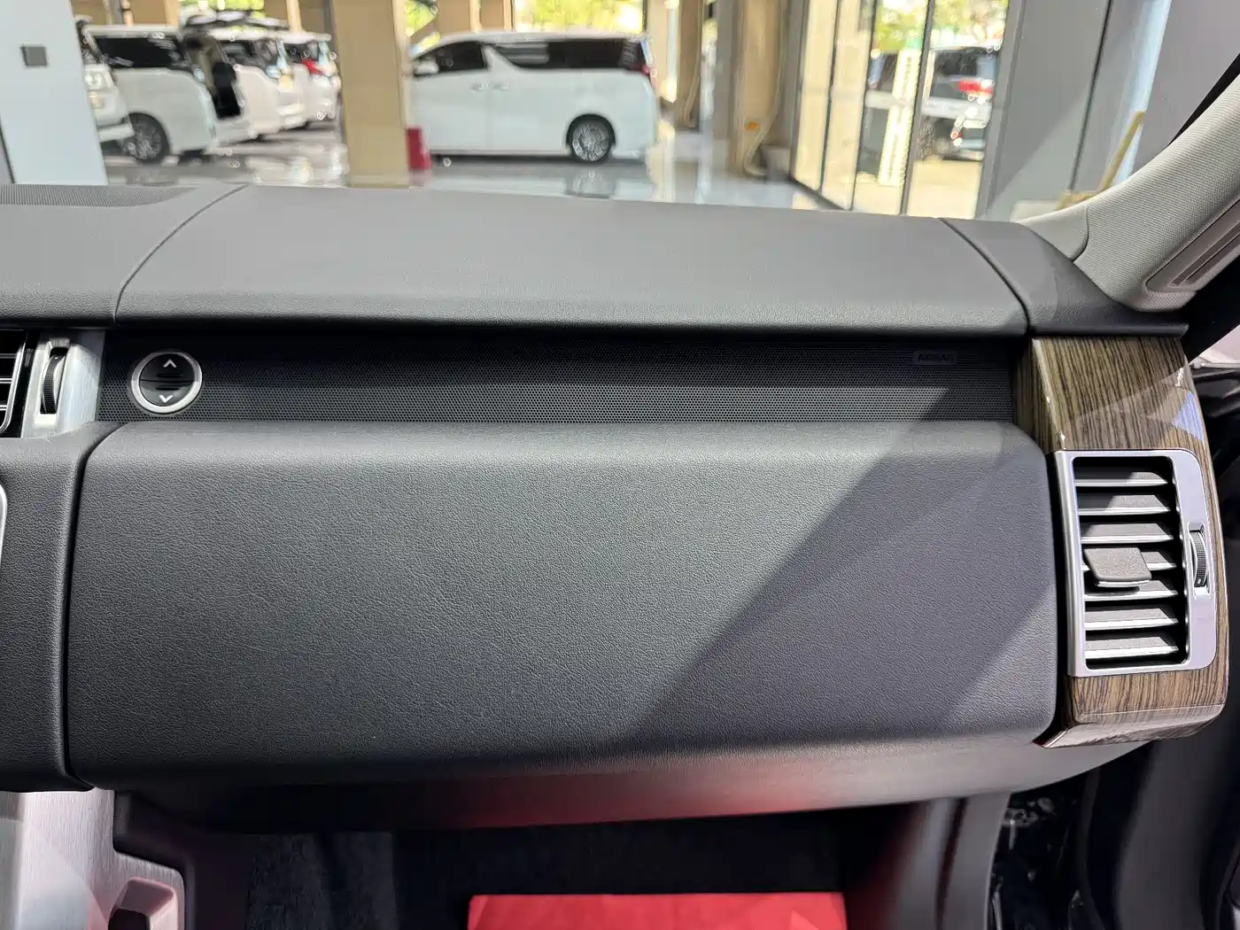 Land Rover Range Rover 2018 3.0 SC V6 Golden Age Edition фото 20