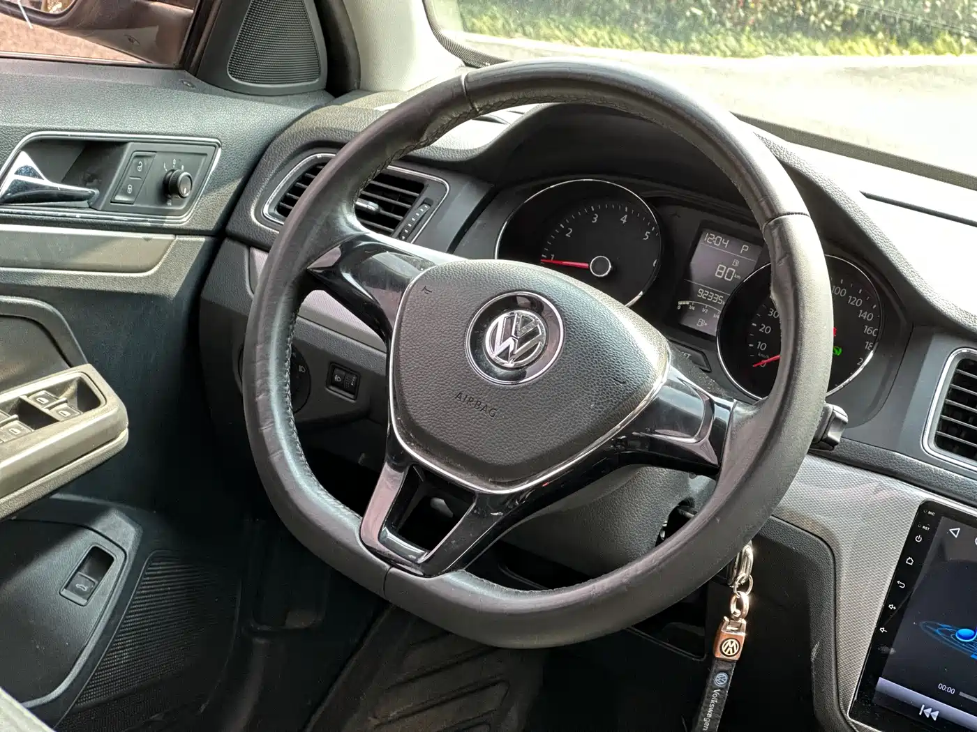 Volkswagen Lavida 2015 1.6L Automatic Comfort Edition фото 14