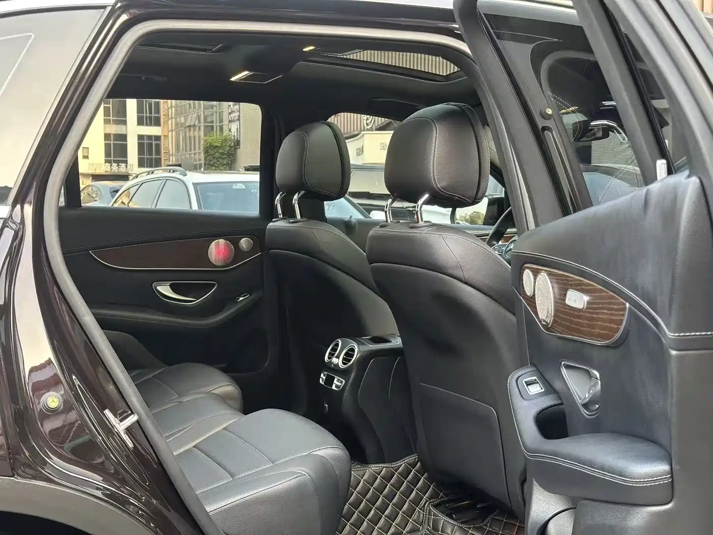 Mercedes-Benz GLC 2022 Model GLC 300 L 4MATIC Dynamic Edition фото 15