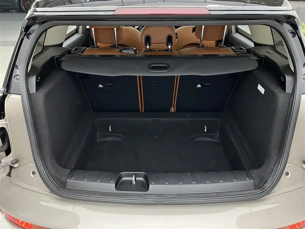 MINI CLUBMAN 2023 2023 Facelift 1.5T COOPER Connoisseur