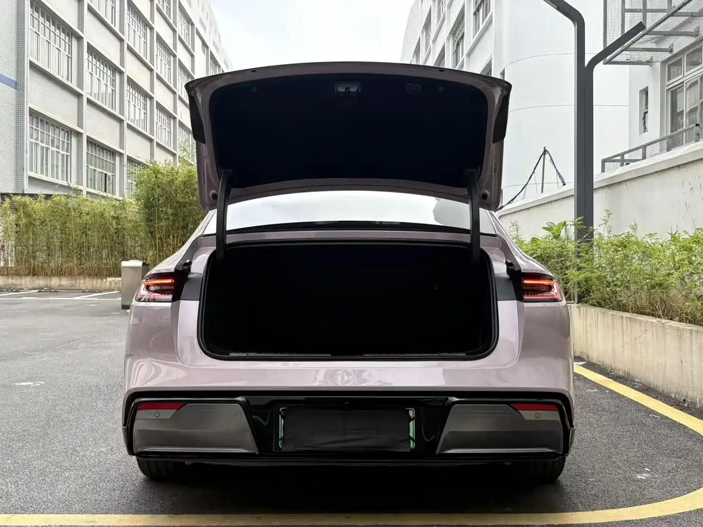 GEELY GALAXY GALAXY E8