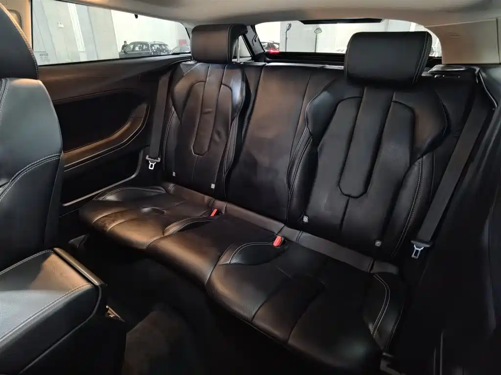 Land Rover Range Rover Evoque (Import) 2012 2.0T 3-door Sport Edition фото 15