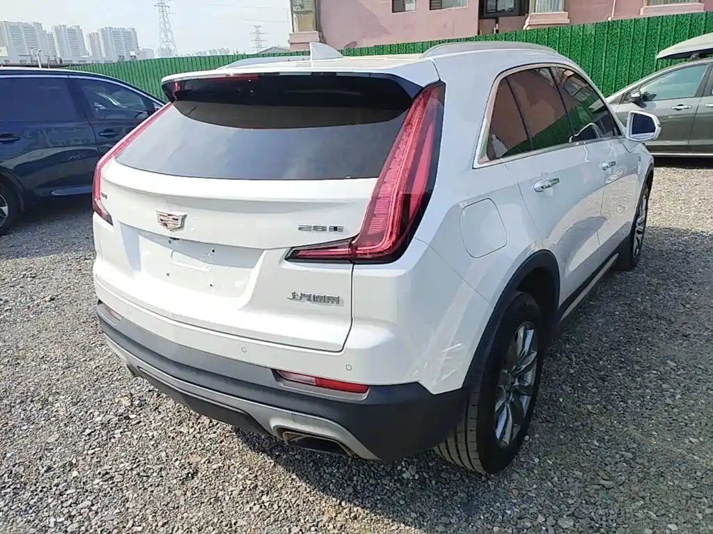 Cadillac XT4 2019 2018 28T FWD Leading Edition