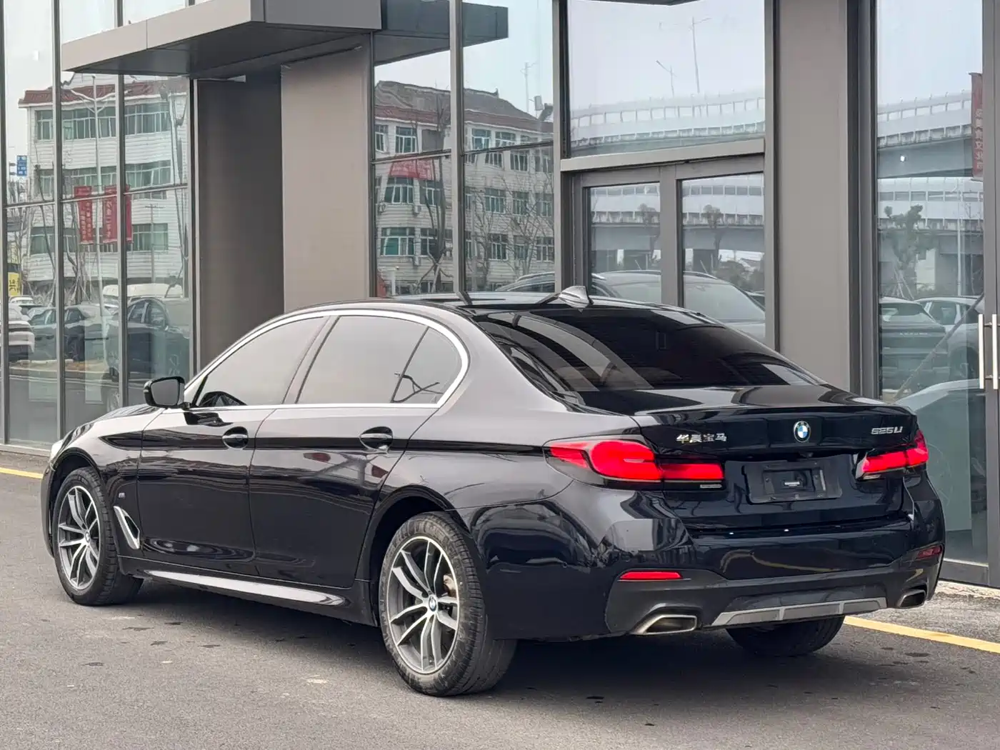 BMW 5-SERIES