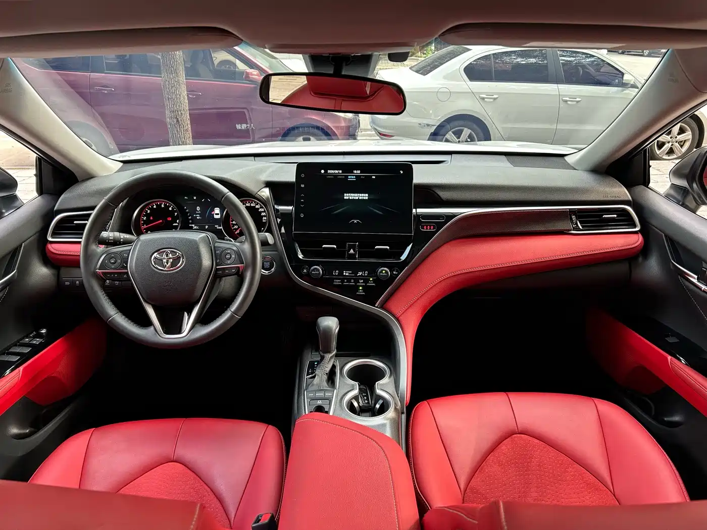 Фото 4 - Toyota Camry