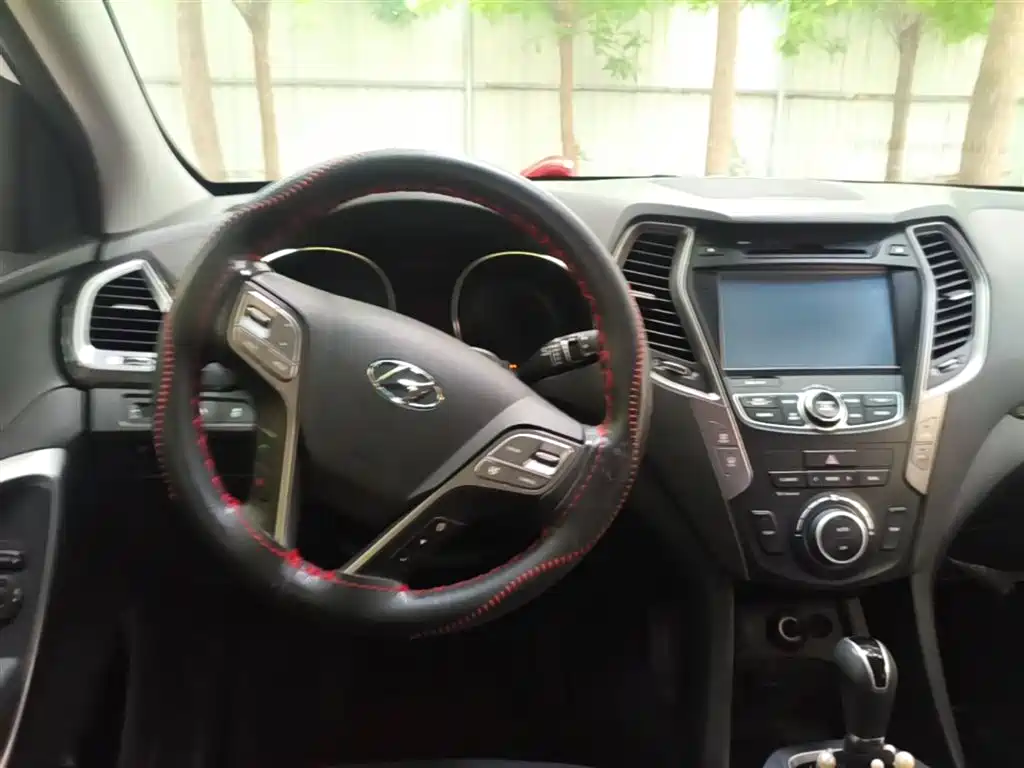 Hyundai Santa Fe 2015 2.0T Automatic 2WD Smart 5-Seater фото 17