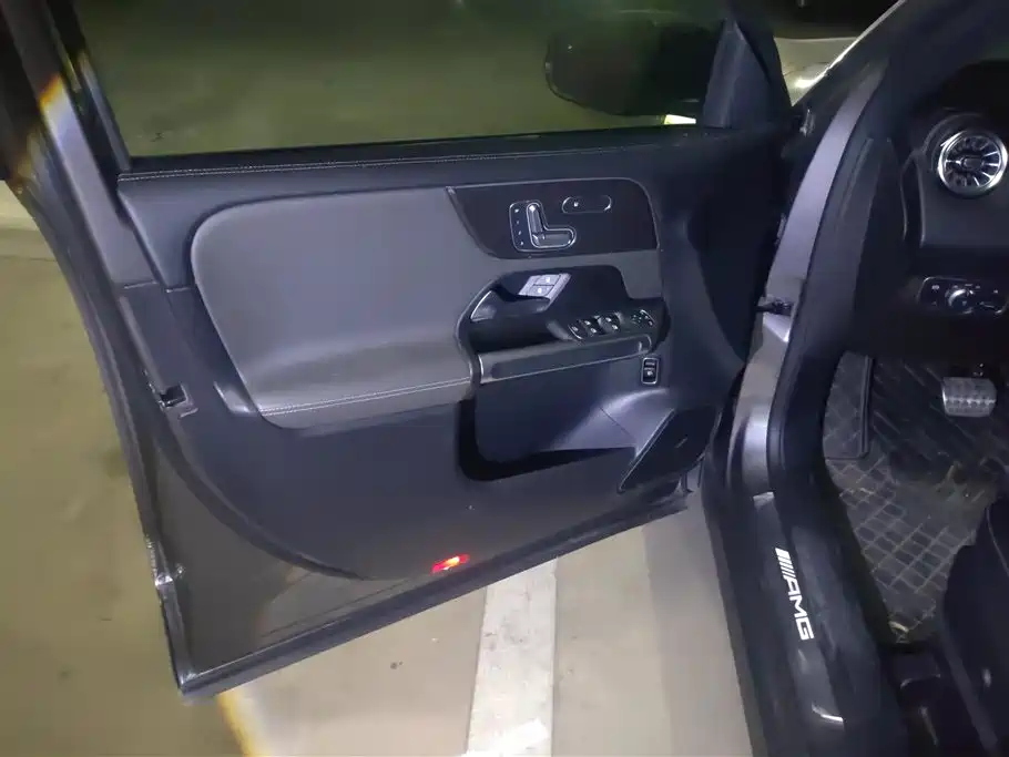Mercedes-Benz GLB AMG 2021 AMG GLB 35 4MATIC фото 7