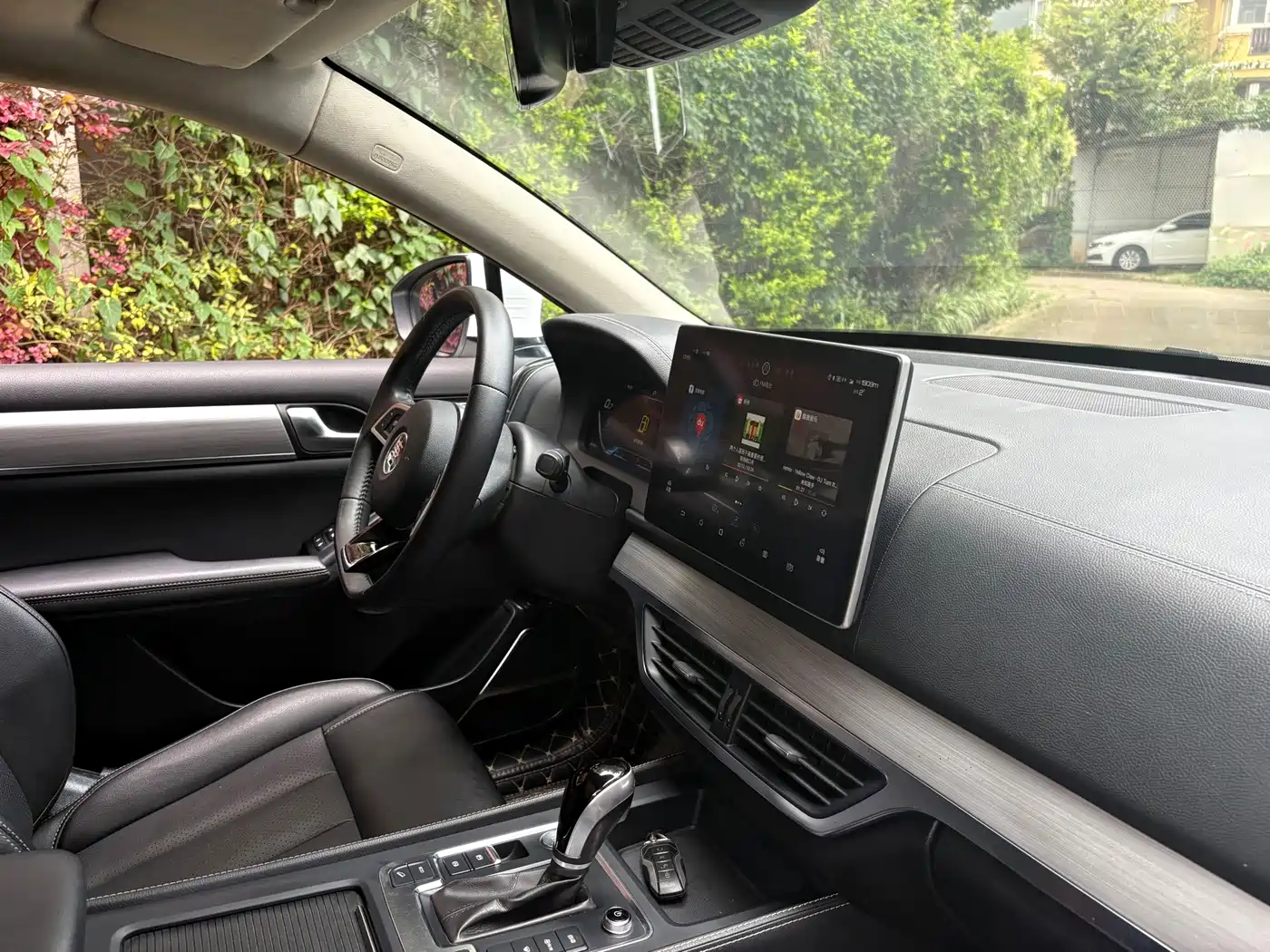 BYD Tang 2018 2018 2.0T Automatic Smart Connection Delight Edition 7-Seater China V