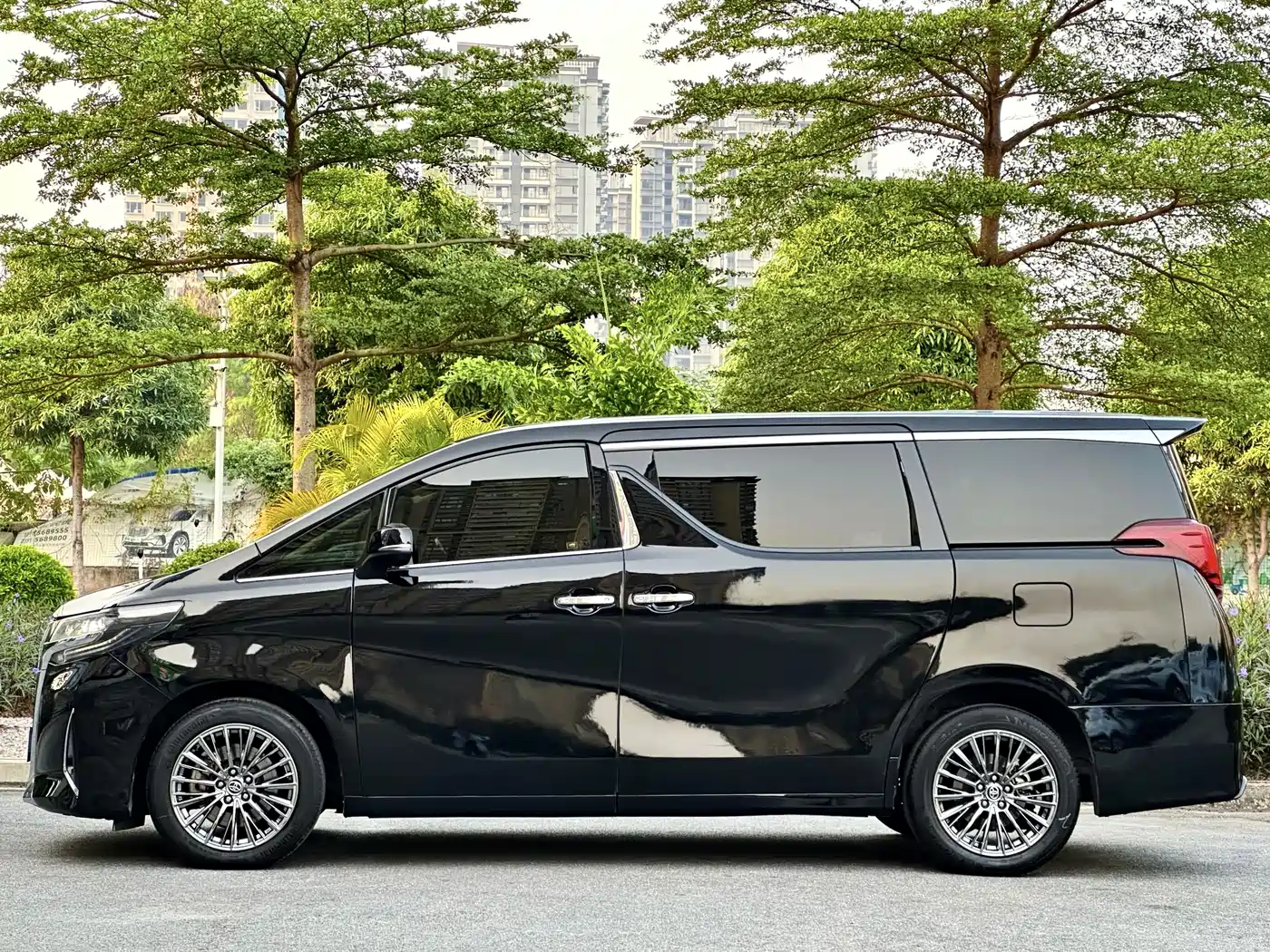 Toyota Alphard 2018 Facelift 3.5L Premium Edition фото 4