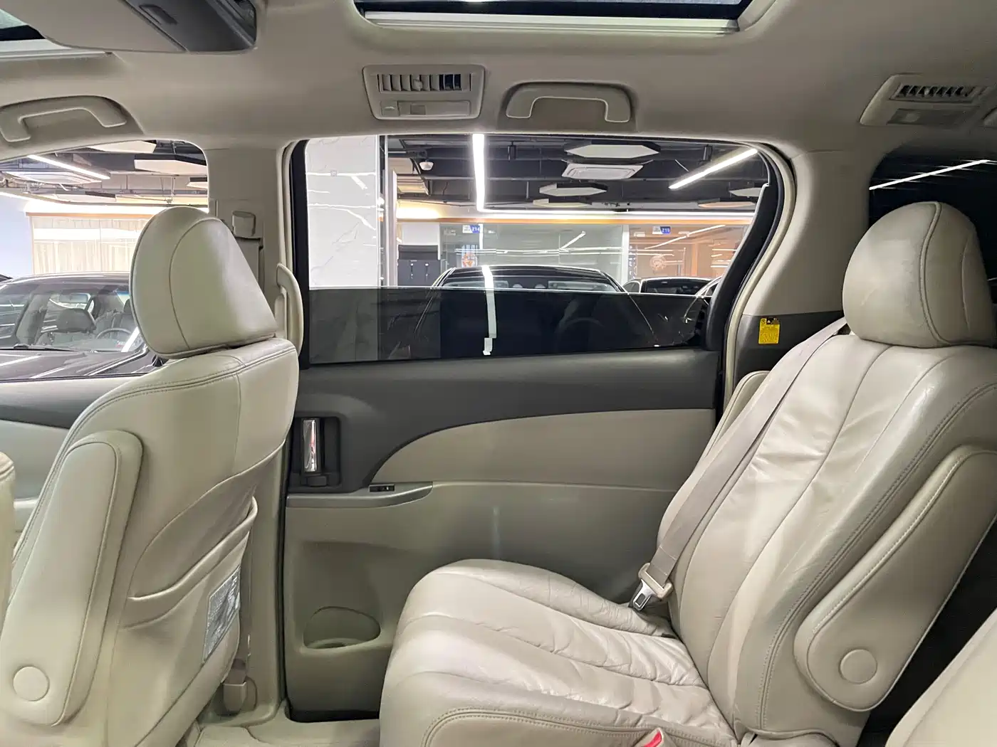 Toyota Previa 2007 3.5L 7-Seater Luxury фото 32