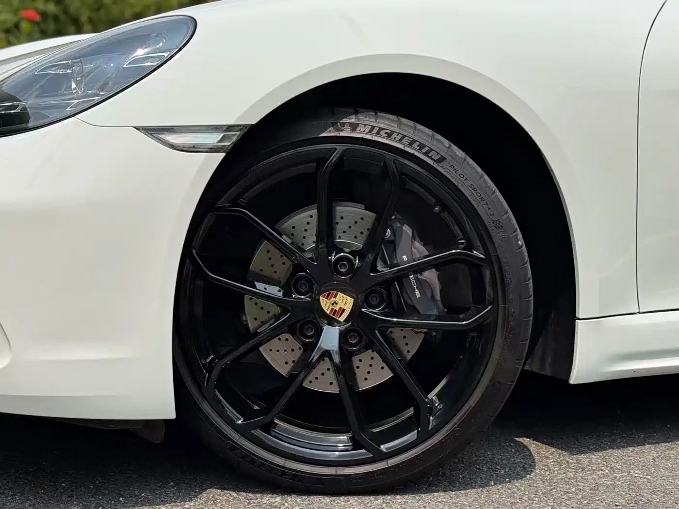 PORSCHE 718
