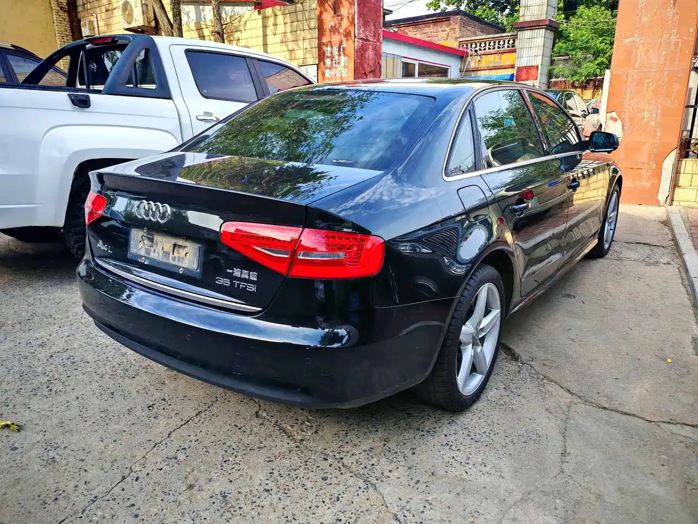 Photo 4 - Audi A4L