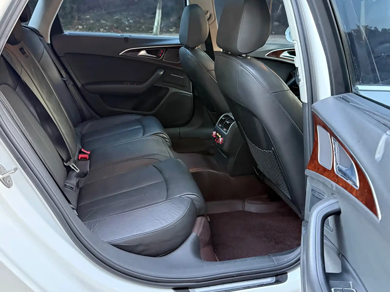 Фото 9 - Audi A6L