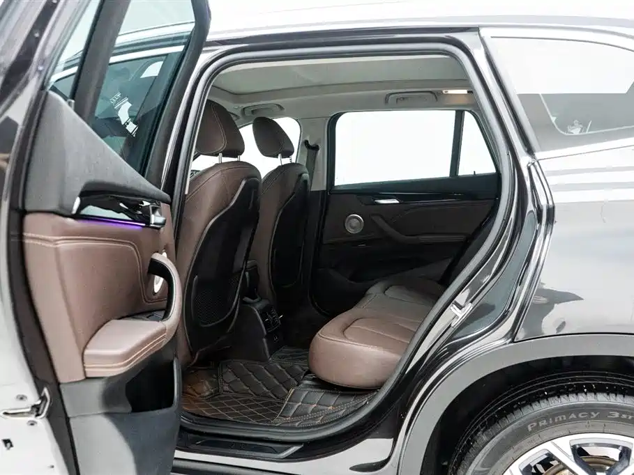 BMW X1 2022 sDrive25Li Leading фото 16