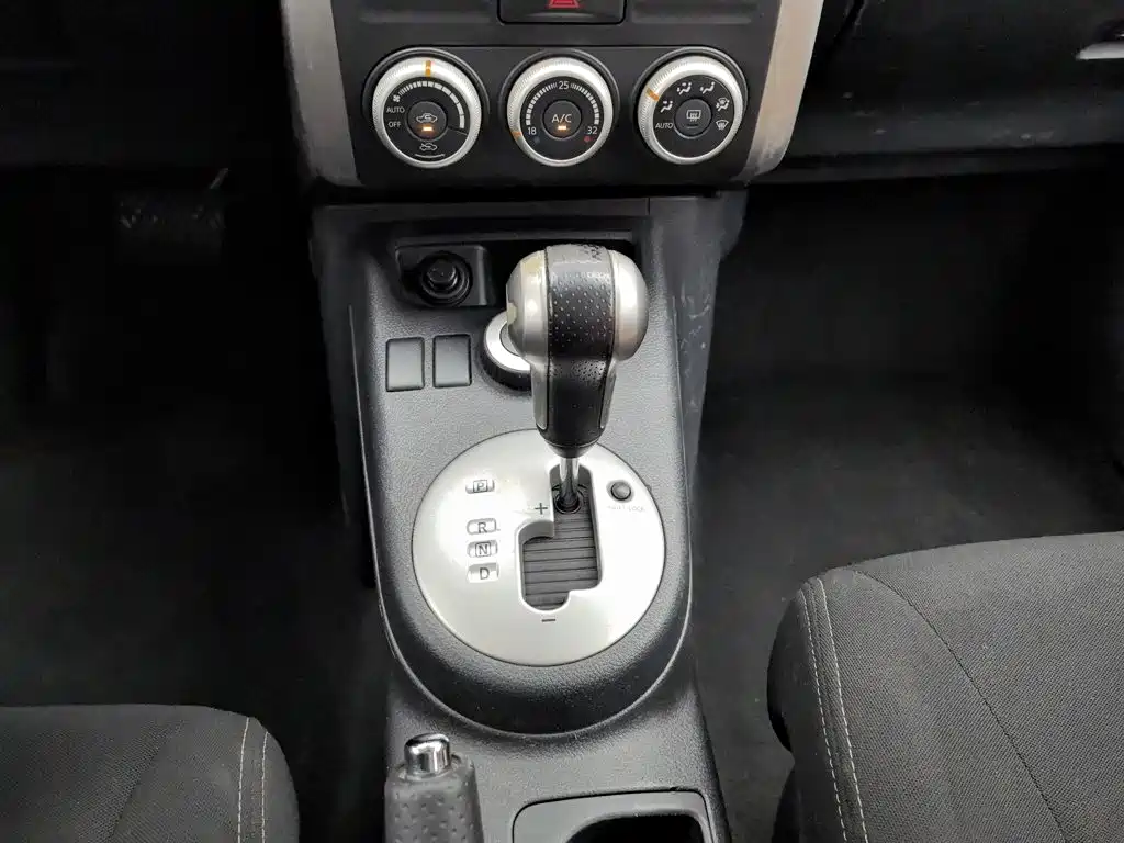 Dongfeng Fengdu MX6 2016 2015 2.0L CVT 4WD All-round Edition