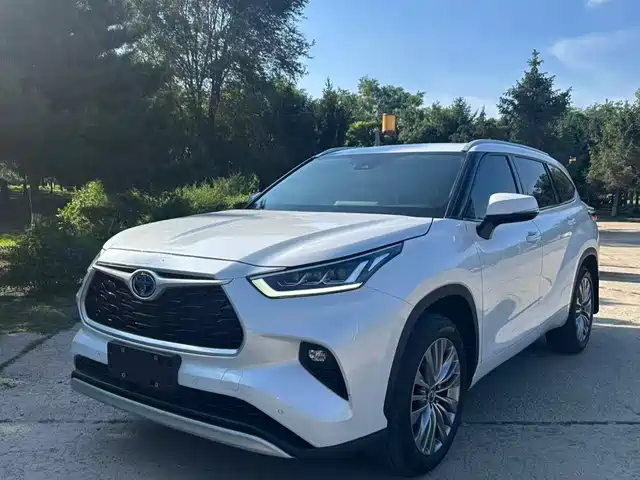  Toyota Highlander 2022 Model Dual Engine 2.5L 4WD Premium Edition 7-Seater