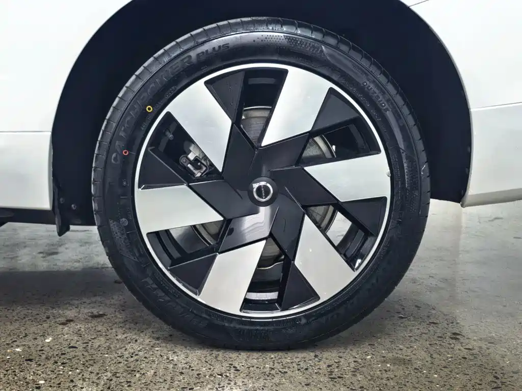 Volvo XC60 Plug-in Hybrid 2025 2025 Plug-in Hybrid Long Range AWD Zhiyuan Sport Edition