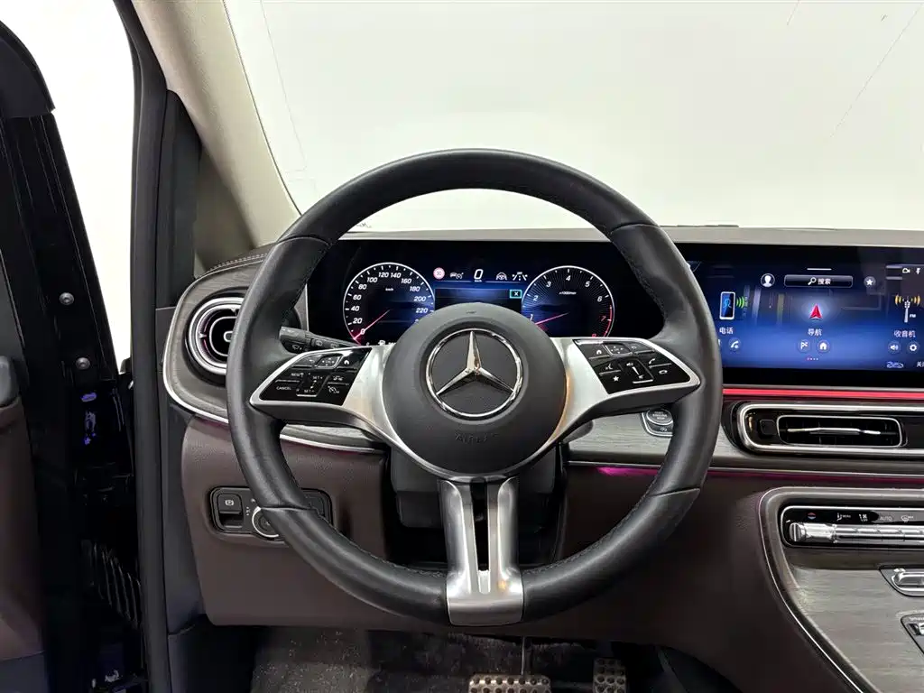 Mercedes-Benz V-Class 2024 V 300 L Long Wheelbase Luxury Edition фото 14
