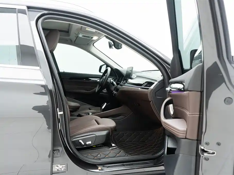BMW X1 2022 sDrive25Li Leading фото 15