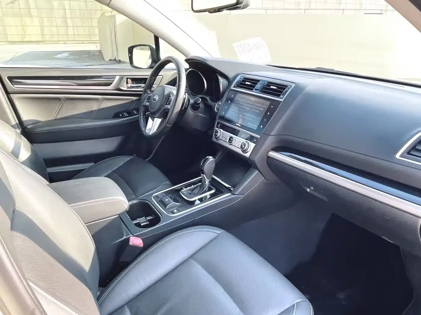 Subaru Legacy 2016 2.5i AWD Glory Edition фото 9