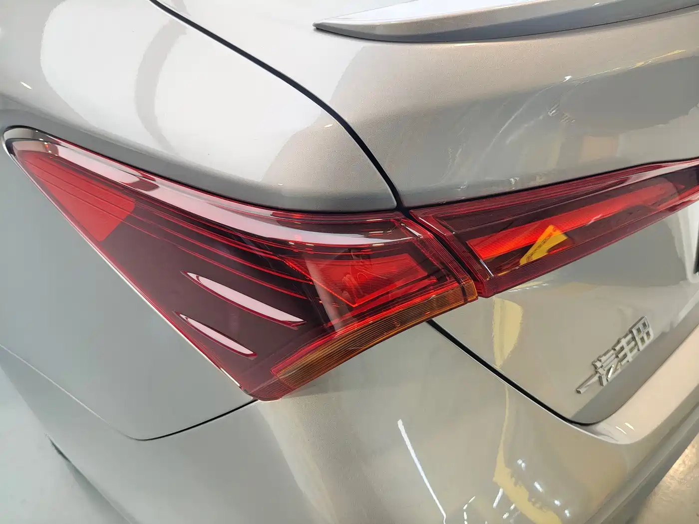Toyota Avalon 2025 2024 Model Hybrid 2.5L XLE Prestige Edition